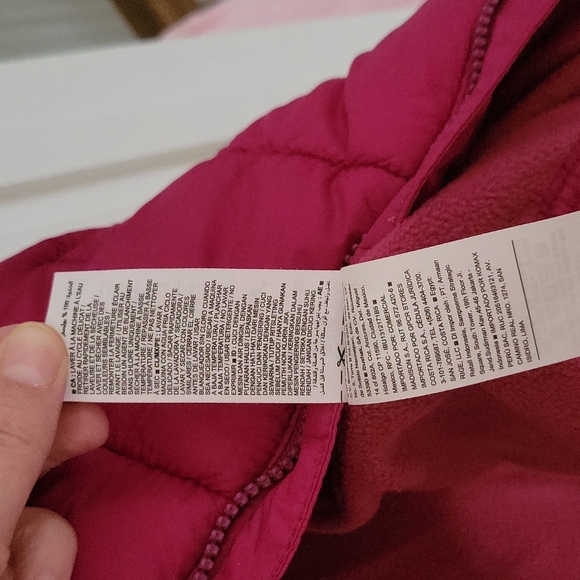 Old Navy kids puffer vest - Picture 5 of 6